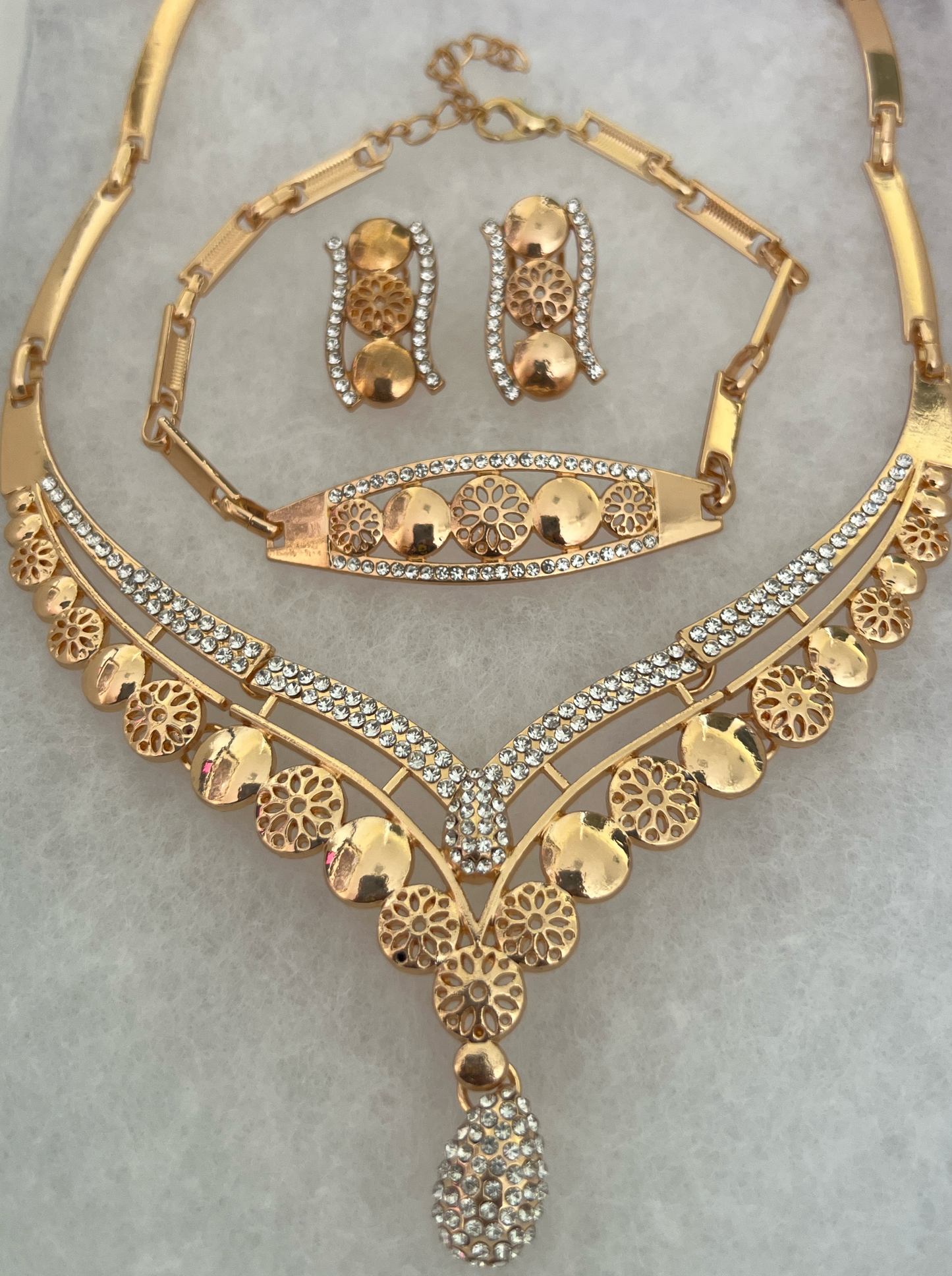 Gold Tone and Zircon Fashion Necklace Set