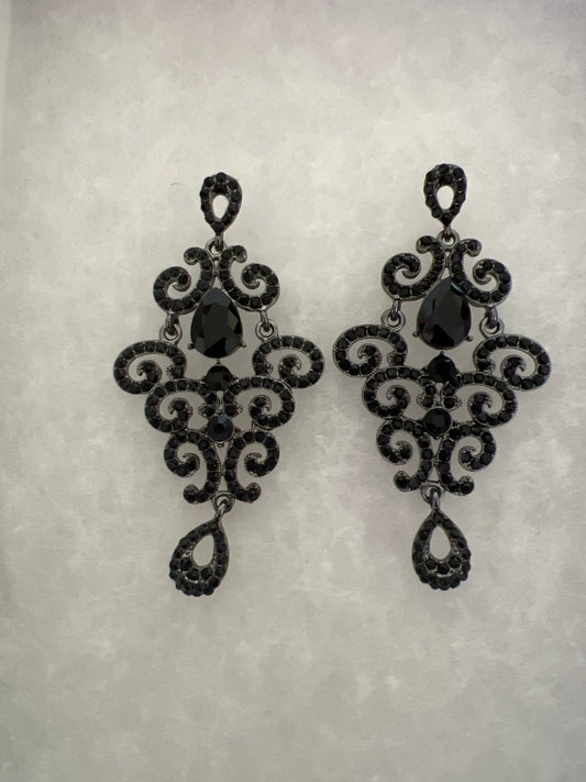 Black Chandelier Fashion Earrings