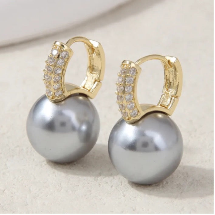 Small Gray Artificial Pearl Rhinestone Gold Fashion Earrings